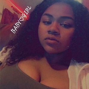 Meet your Posher, Kayley